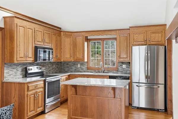 $1,995,000 | 19 Nemasket Road, Falmouth, MA 02540