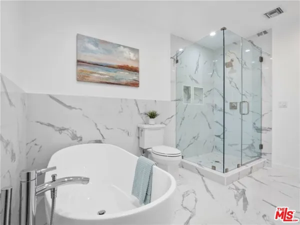 $5,999 | 17601 Rhoda Street, Encino, CA 91316