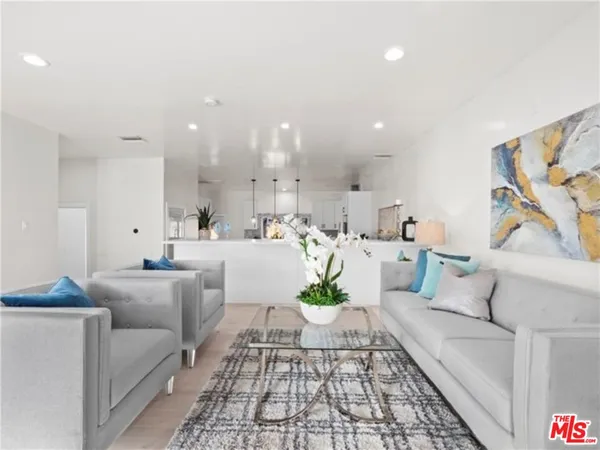 $5,999 | 17601 Rhoda Street, Encino, CA 91316