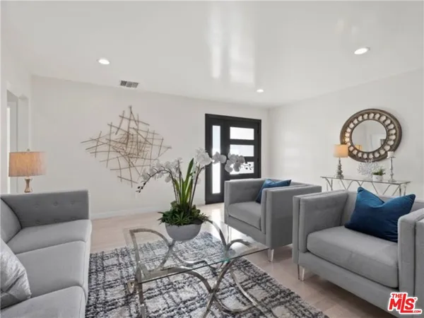 $5,999 | 17601 Rhoda Street, Encino, CA 91316