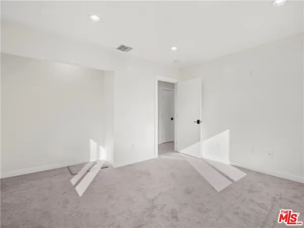 $5,999 | 17601 Rhoda Street, Encino, CA 91316