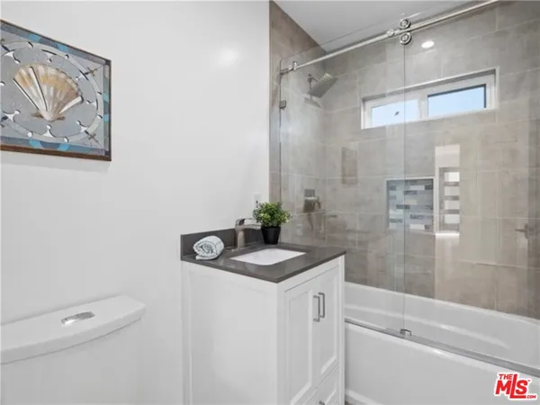 $5,999 | 17601 Rhoda Street, Encino, CA 91316