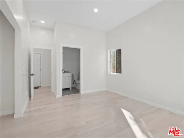 $5,999 | 17601 Rhoda Street, Encino, CA 91316