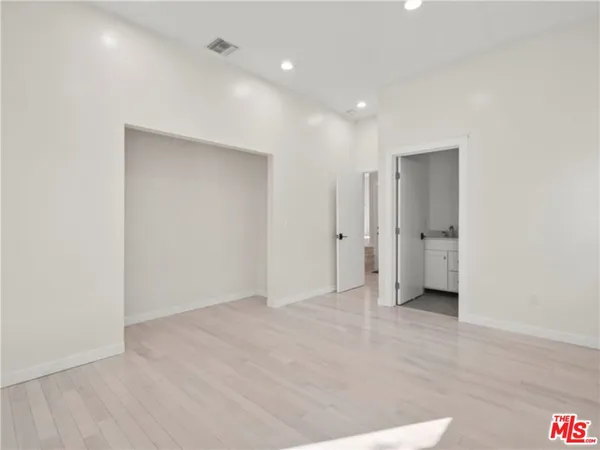 $5,999 | 17601 Rhoda Street, Encino, CA 91316