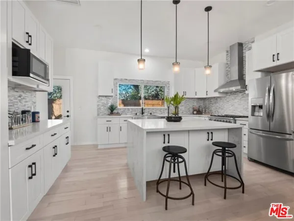 $5,999 | 17601 Rhoda Street, Encino, CA 91316