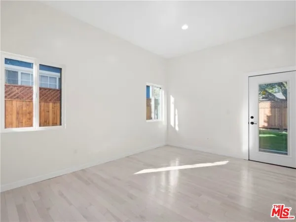 $5,999 | 17601 Rhoda Street, Encino, CA 91316