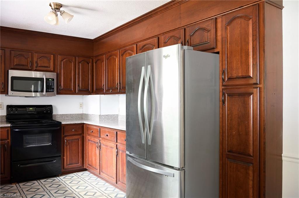 4226 Gumtree Road Winston-Salem, NC 27107 - Photo 15 of 35
