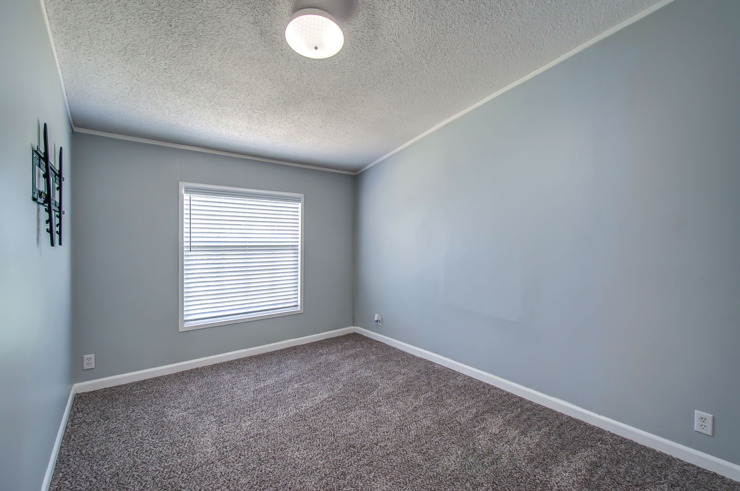 105 Fisher Road Dickson, TN 37055 - Photo 22 of 43 an empty room with a window