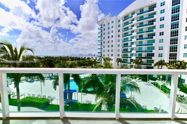 $575,000 | 7900 Harbor Island Drive, Unit 806, North Bay Village, FL 33141