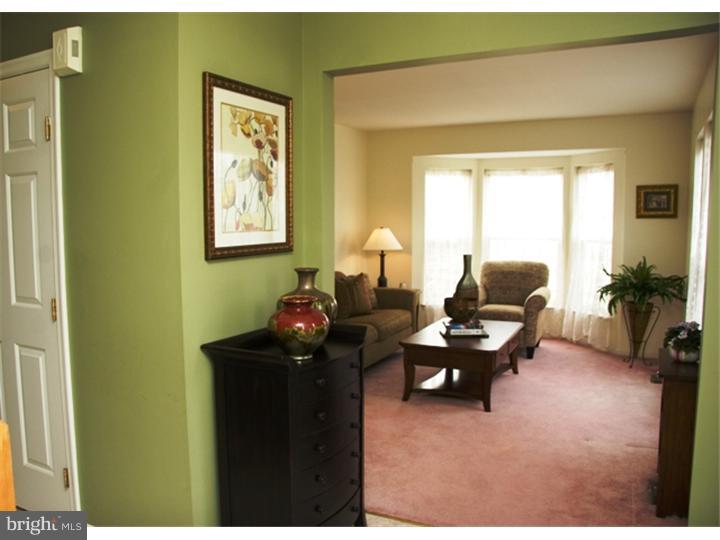 416 Winding Stream Road Spring City, PA 19475 - Photo 8 of 25 Living Room
