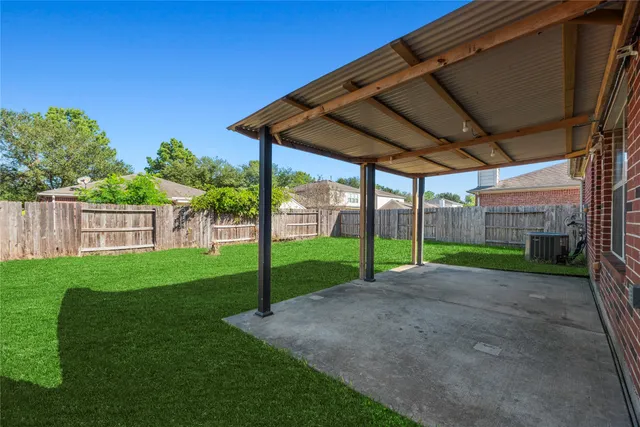 $2,100 | 16602 Grenada Falls Drive, Houston, TX 77095