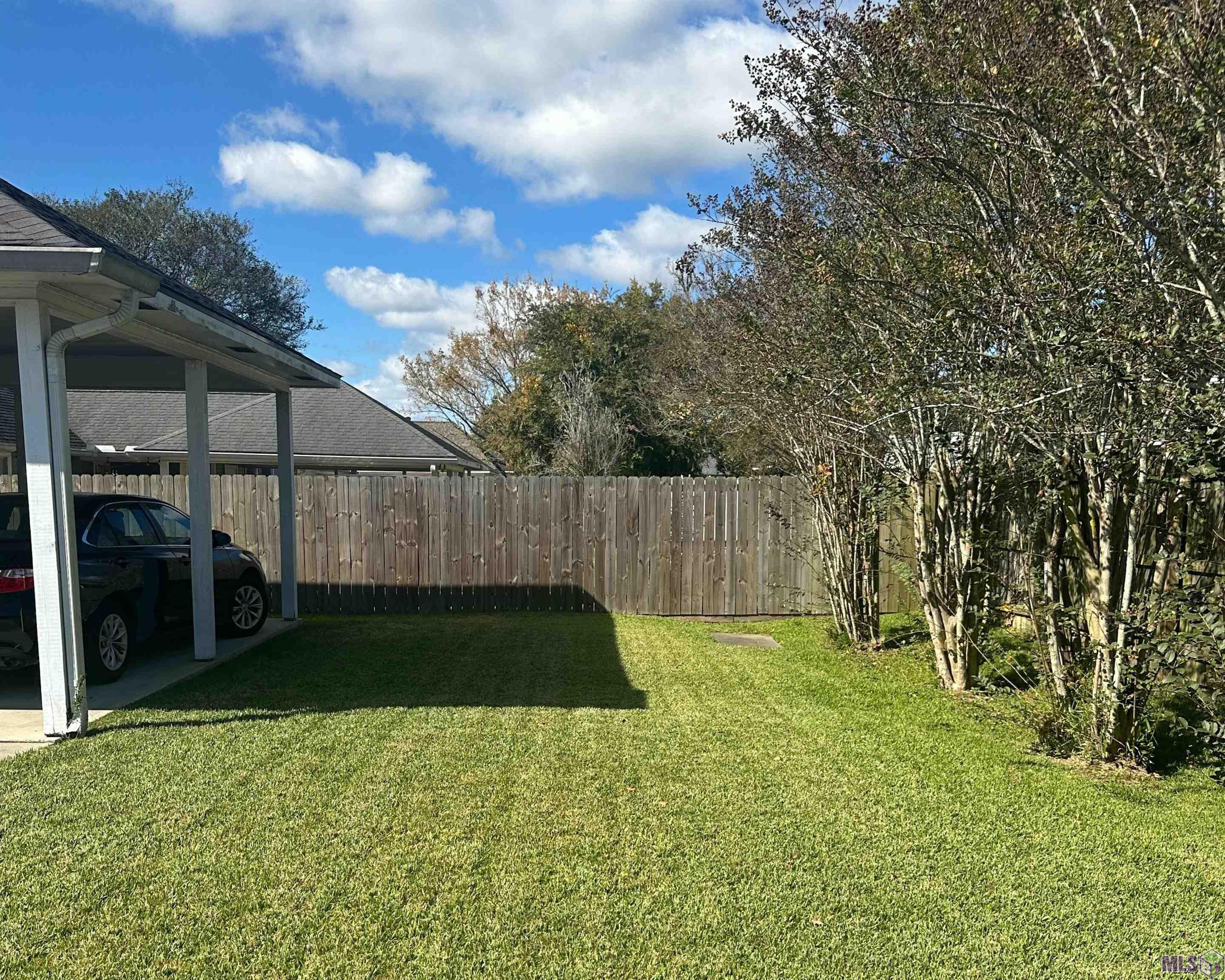 18482 Lake Iris Avenue Baton Rouge, LA 70817 - Photo 3 of 6