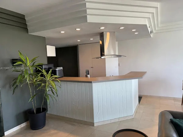 $2,750 | 19707 Turnberry Way, Unit 28C, Aventura, FL 33180