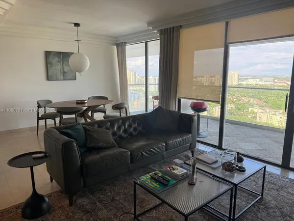 $2,750 | 19707 Turnberry Way, Unit 28C, Aventura, FL 33180