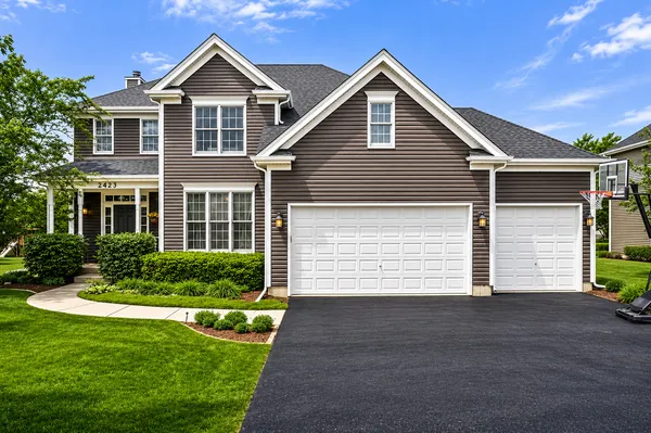 $499,900 | 2423 Dustin Drive, Sycamore, IL 60178