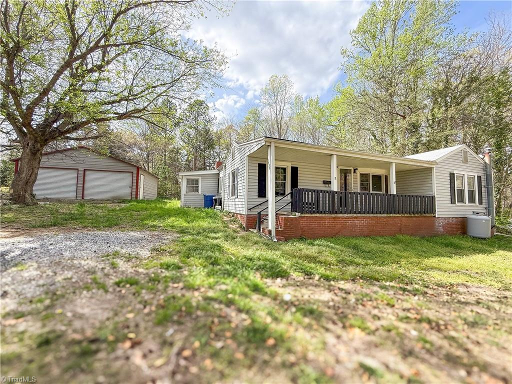 1535 East Fairfield Road High Point, NC 27263 - Photo 2 of 9