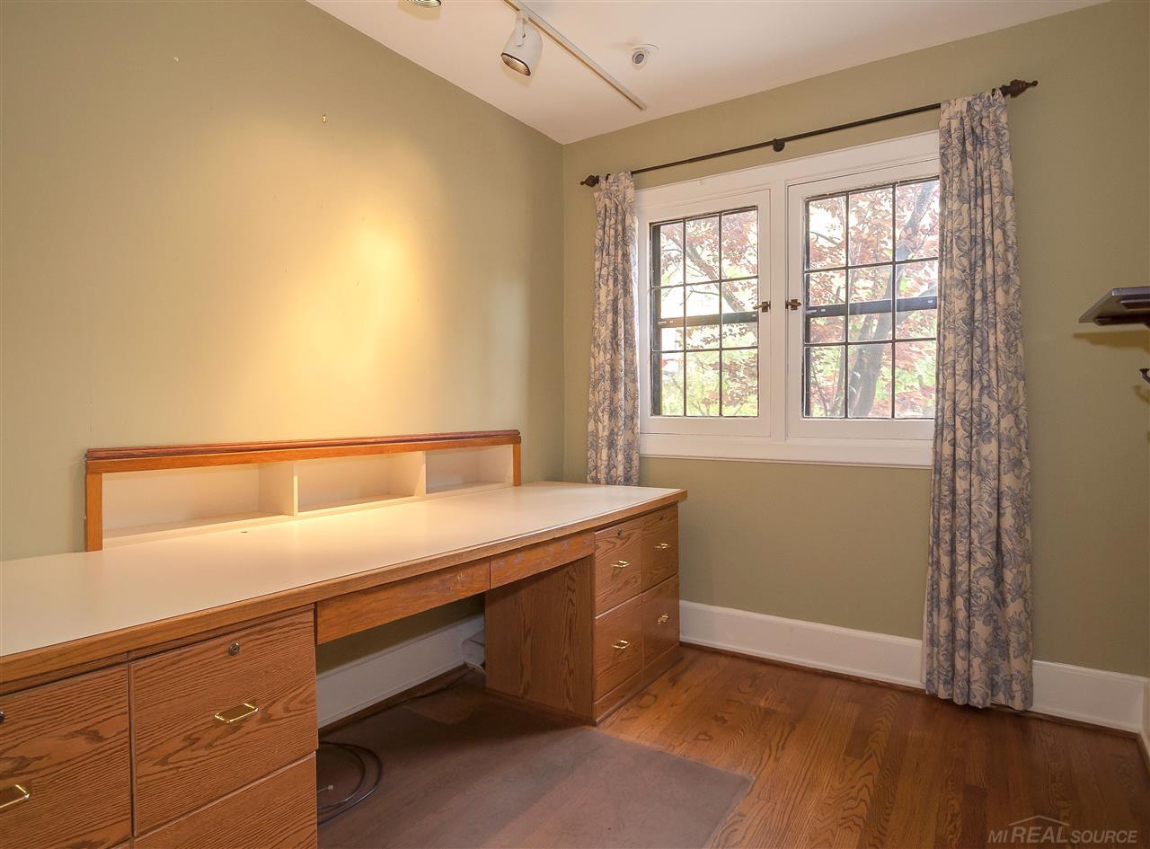 1387 Bishop Road Grosse Pointe, MI 48230 - Photo 14 of 40 31351789-13.JPG