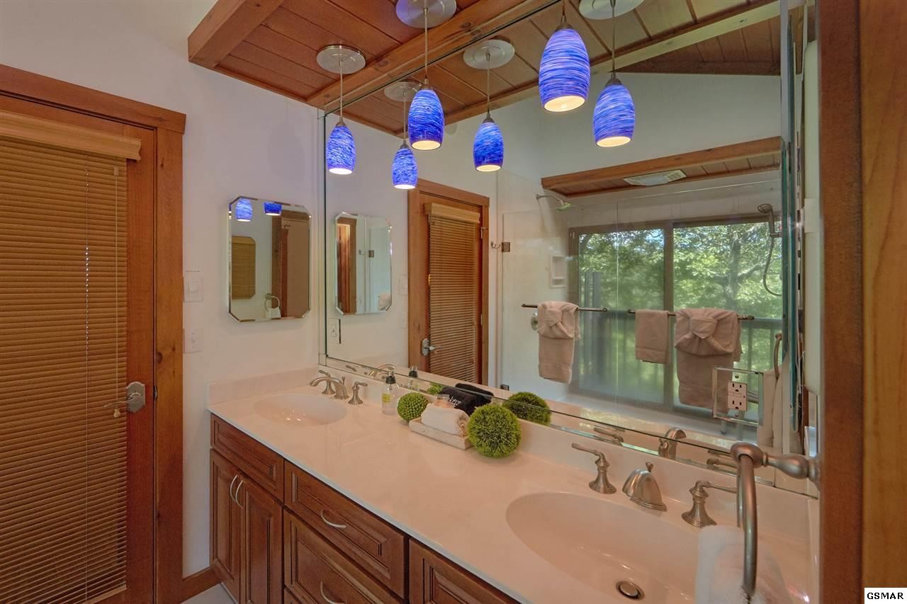 5055 Riversong Way, Unit GREENBRIERLODGE Sevierville, TN 37876 - Photo 14 of 36 Gallery Image 14