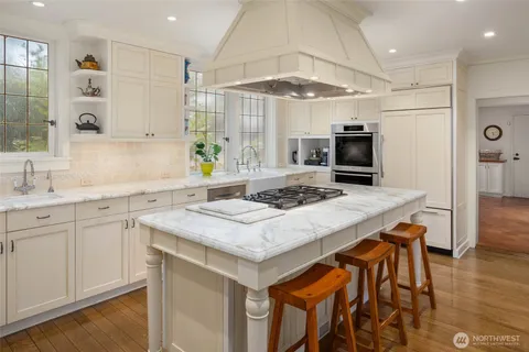 $6,300,000 | 300 Maiden Lane East, Seattle, WA 98112