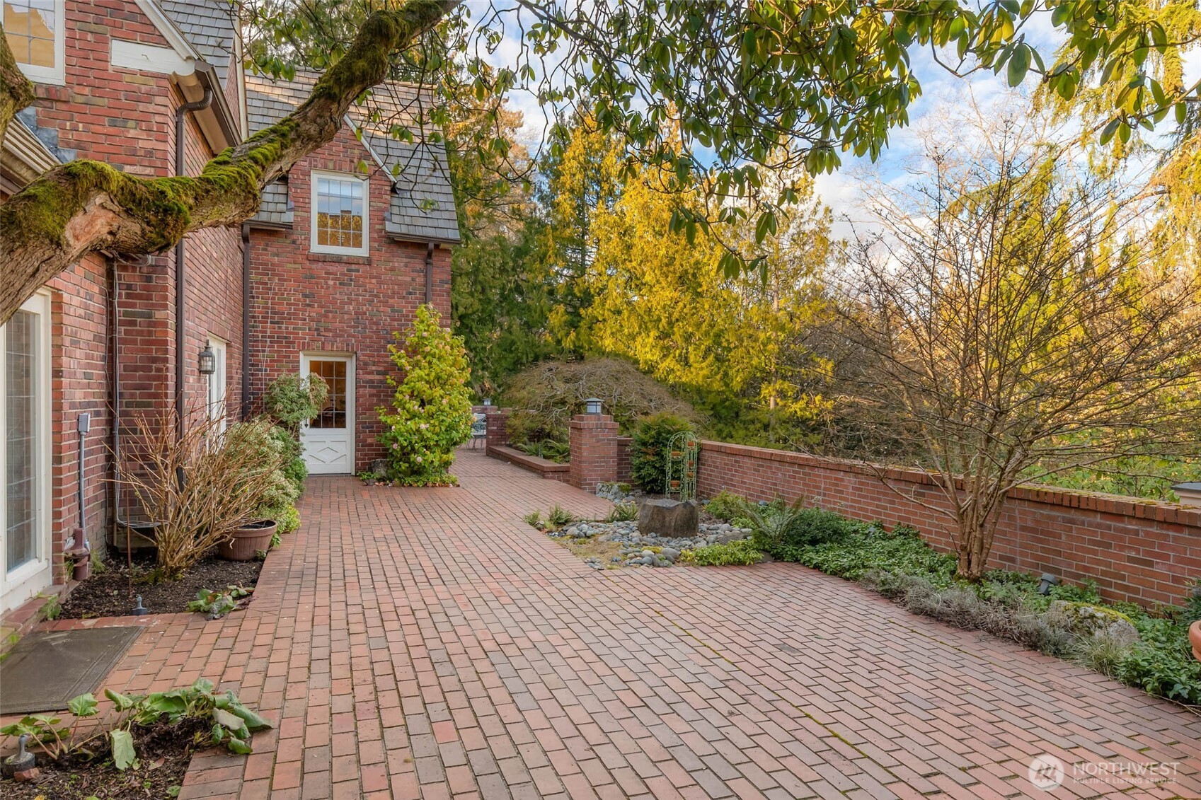 300 Maiden Lane East Seattle, WA 98112 - Photo 30 of 40