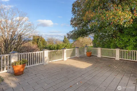 $6,300,000 | 300 Maiden Lane East, Seattle, WA 98112