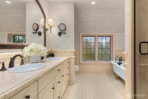 $6,300,000 | 300 Maiden Lane East, Seattle, WA 98112