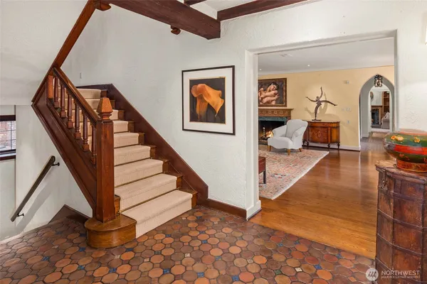 a view of entryway and hall