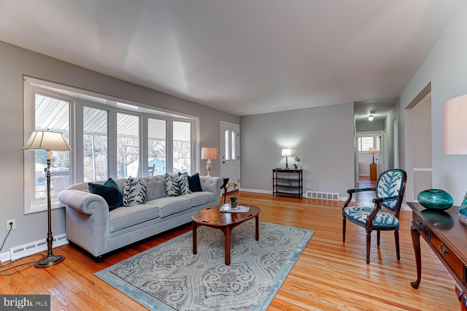 205 Foxcroft Road Broomall, PA 19008 - Photo 4 of 26 Living Room