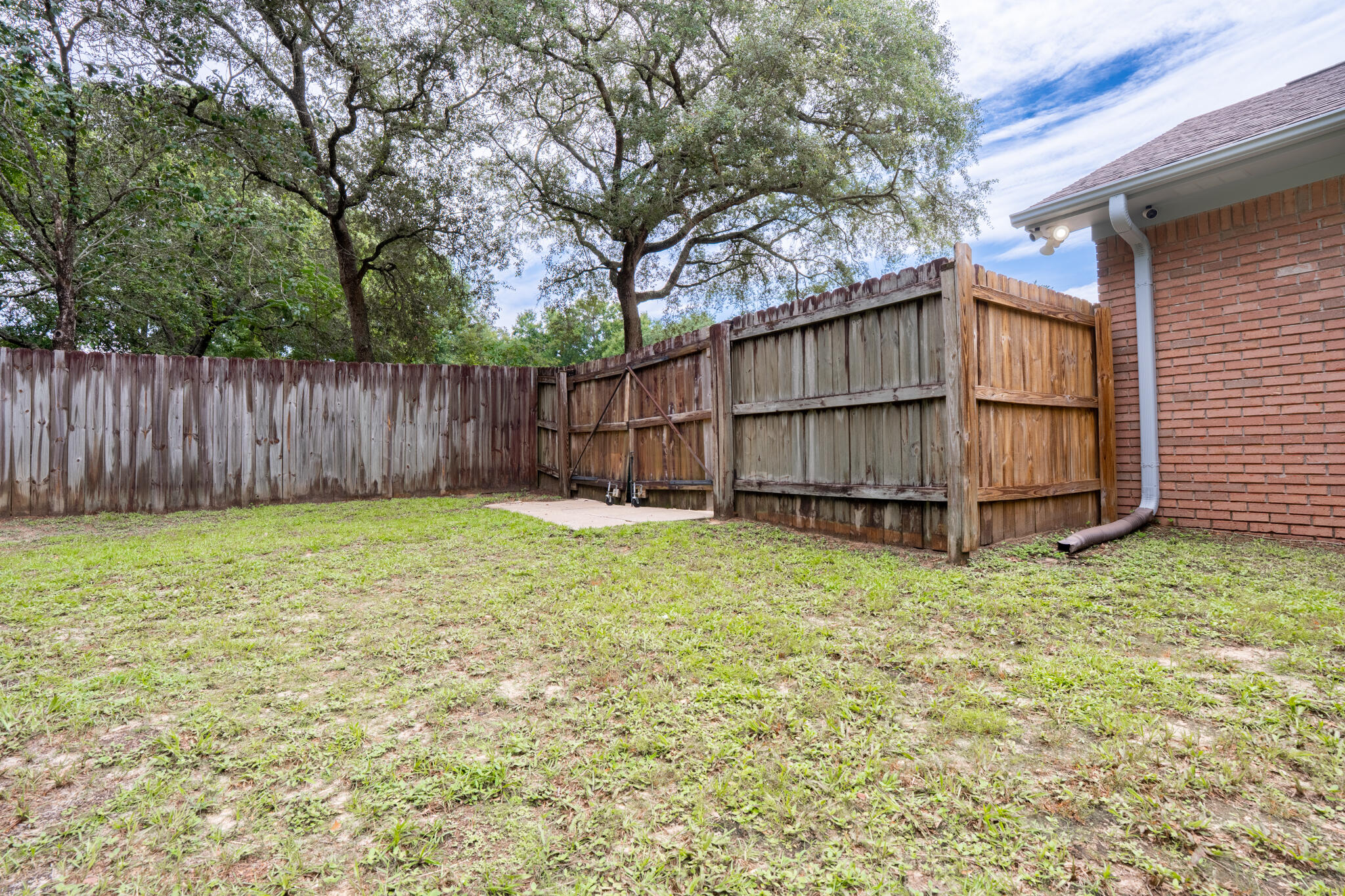 2786 Willow Bend Court Crestview, FL 32539 - Photo 29 of 32 a view of a backyard