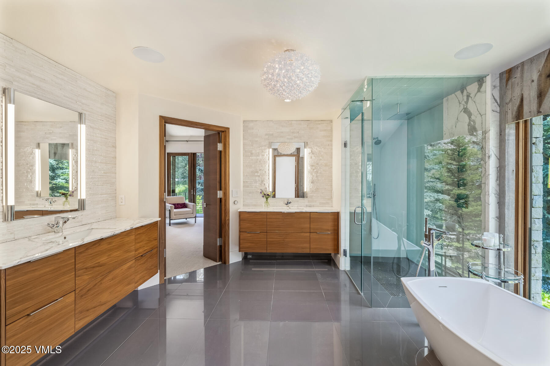 2764 South Frontage Road West Vail, CO 81657 - Photo 18 of 68 Primary Bath