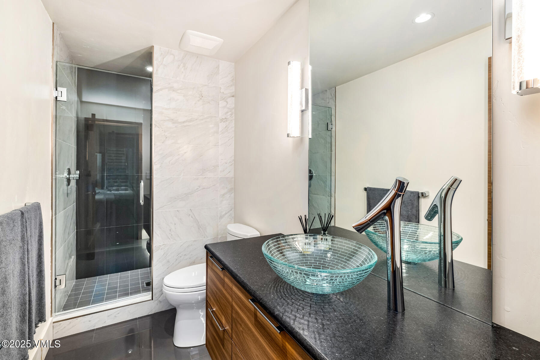 2764 South Frontage Road West Vail, CO 81657 - Photo 34 of 68 Family Room Bath