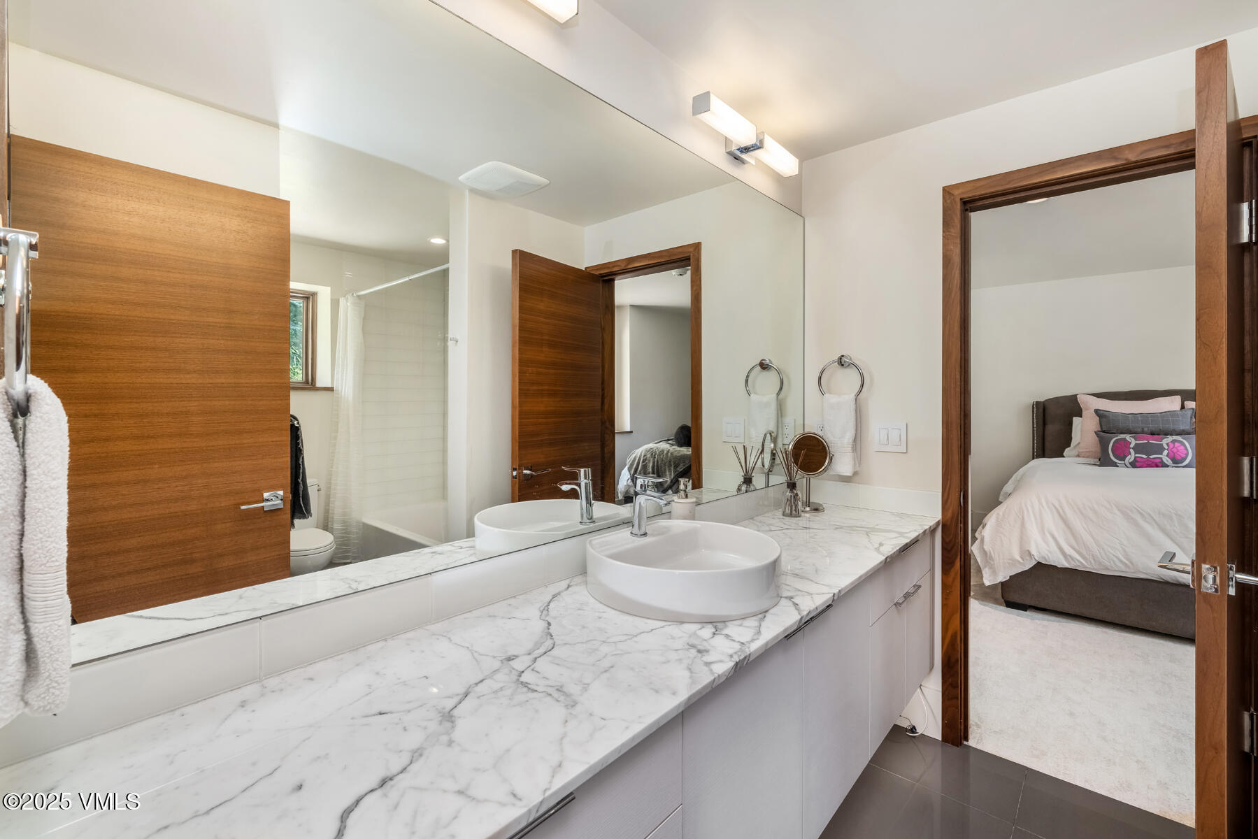 2764 South Frontage Road West Vail, CO 81657 - Photo 38 of 68 Guest Bath