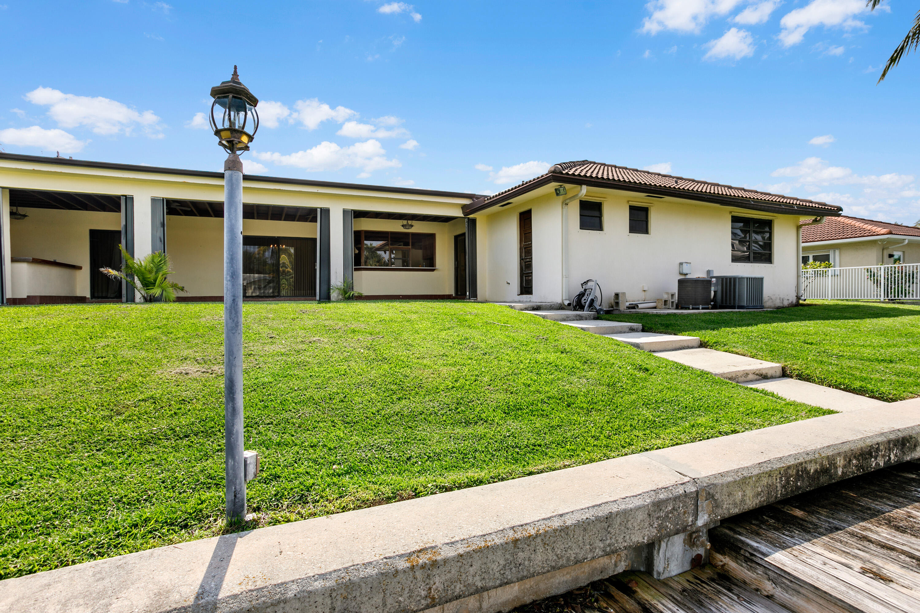 1170 Fairview Lane Singer Island, FL 33404 - Photo 23 of 31 1170_Fairview_29_MLS