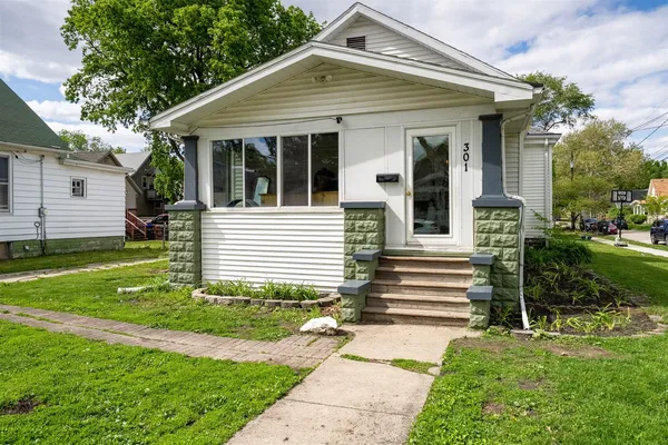 $148,000 | 301 West Graham Street, Bloomington, IL 61701
