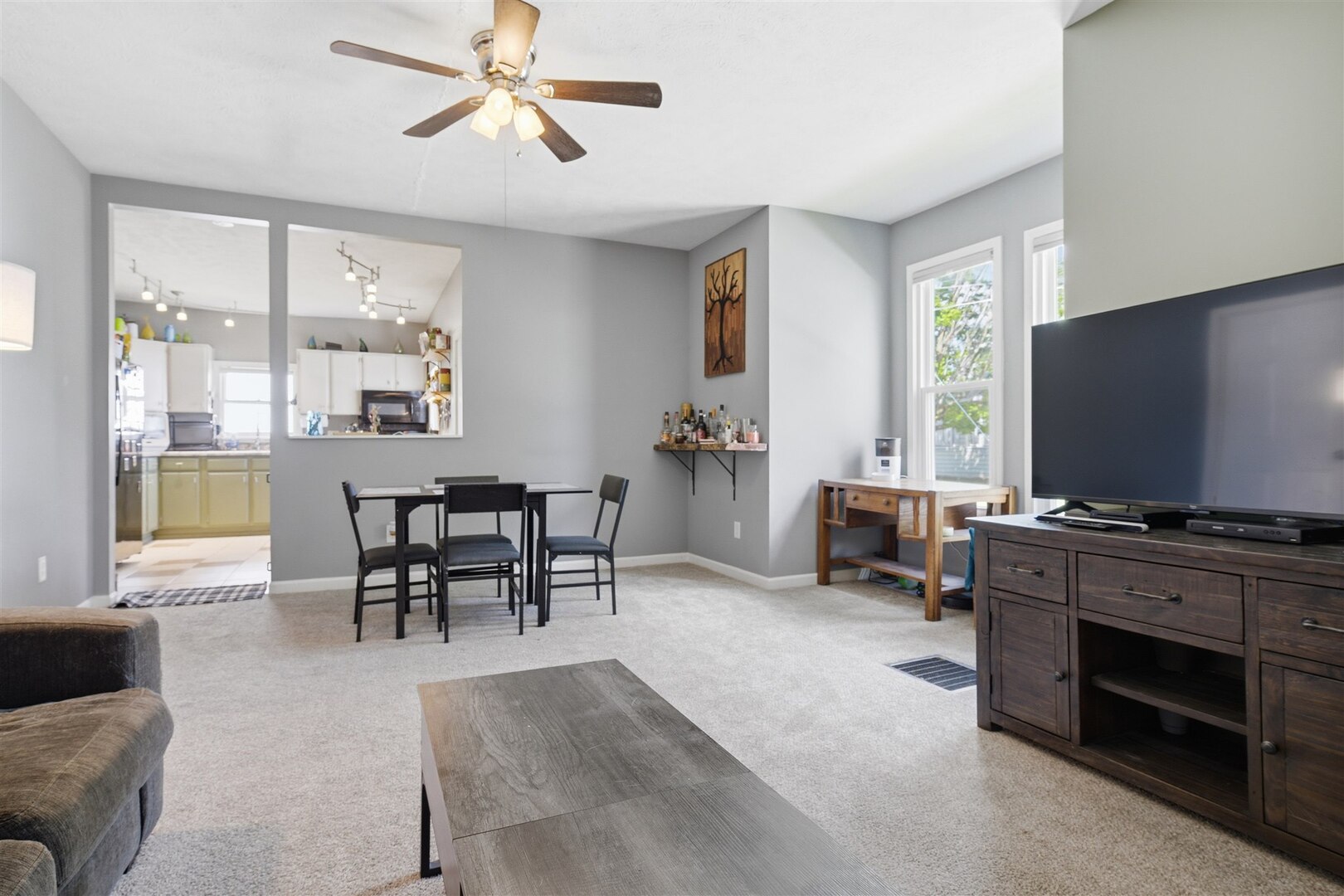 301 West Graham Street Bloomington, IL 61701 - Photo 6 of 27