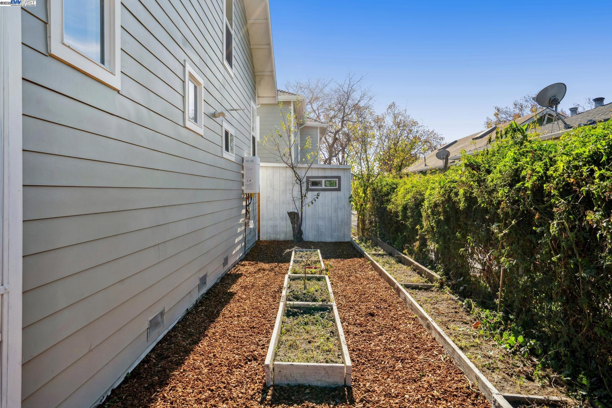 882 61st Street Oakland, CA 94608 - Photo 50 of 51 a picture of street view with balcony