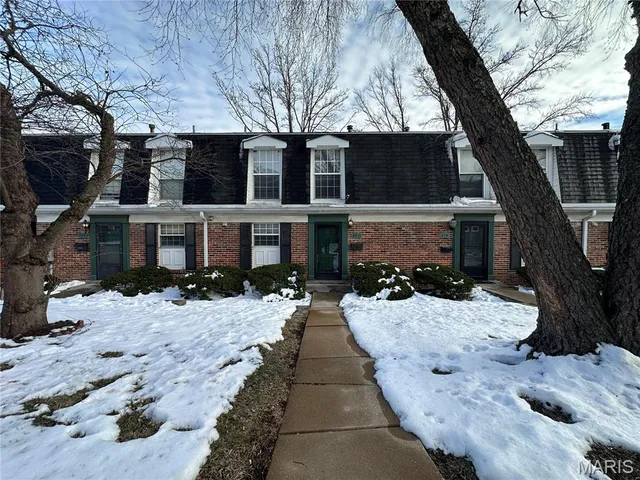 $1,600 | 420 Chapel Ridge Drive, Hazelwood, MO 63042