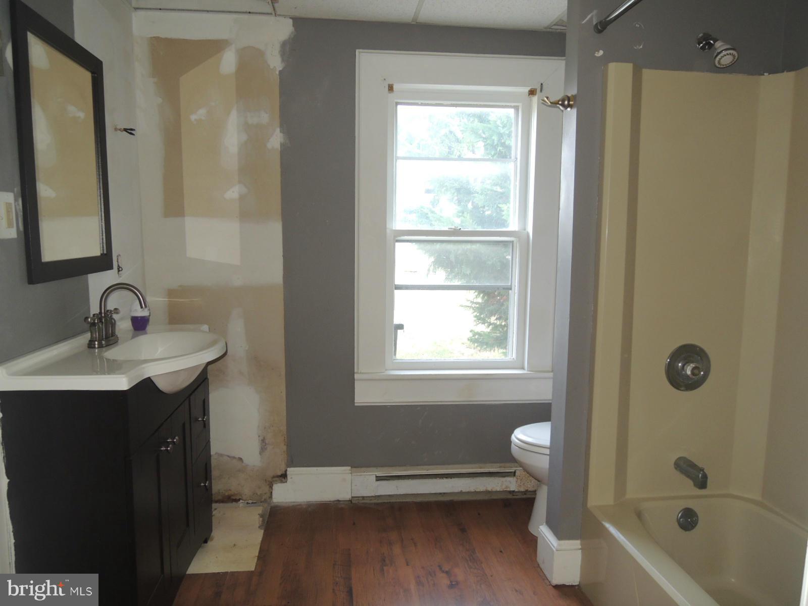 113 West 4th Avenue Ranson, WV 25438 - Photo 8 of 20 Bath