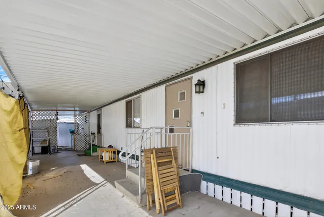 a view of an outdoor space