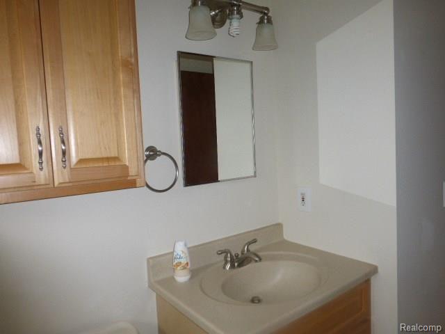 5102 East 11 Mile Road Warren, MI 48091 - Photo 16 of 24 2015-06-12 13.40