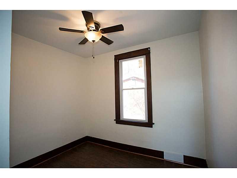 511 Ridge Avenue Carnegie, PA 15106 - Photo 14 of 25 Living Room.