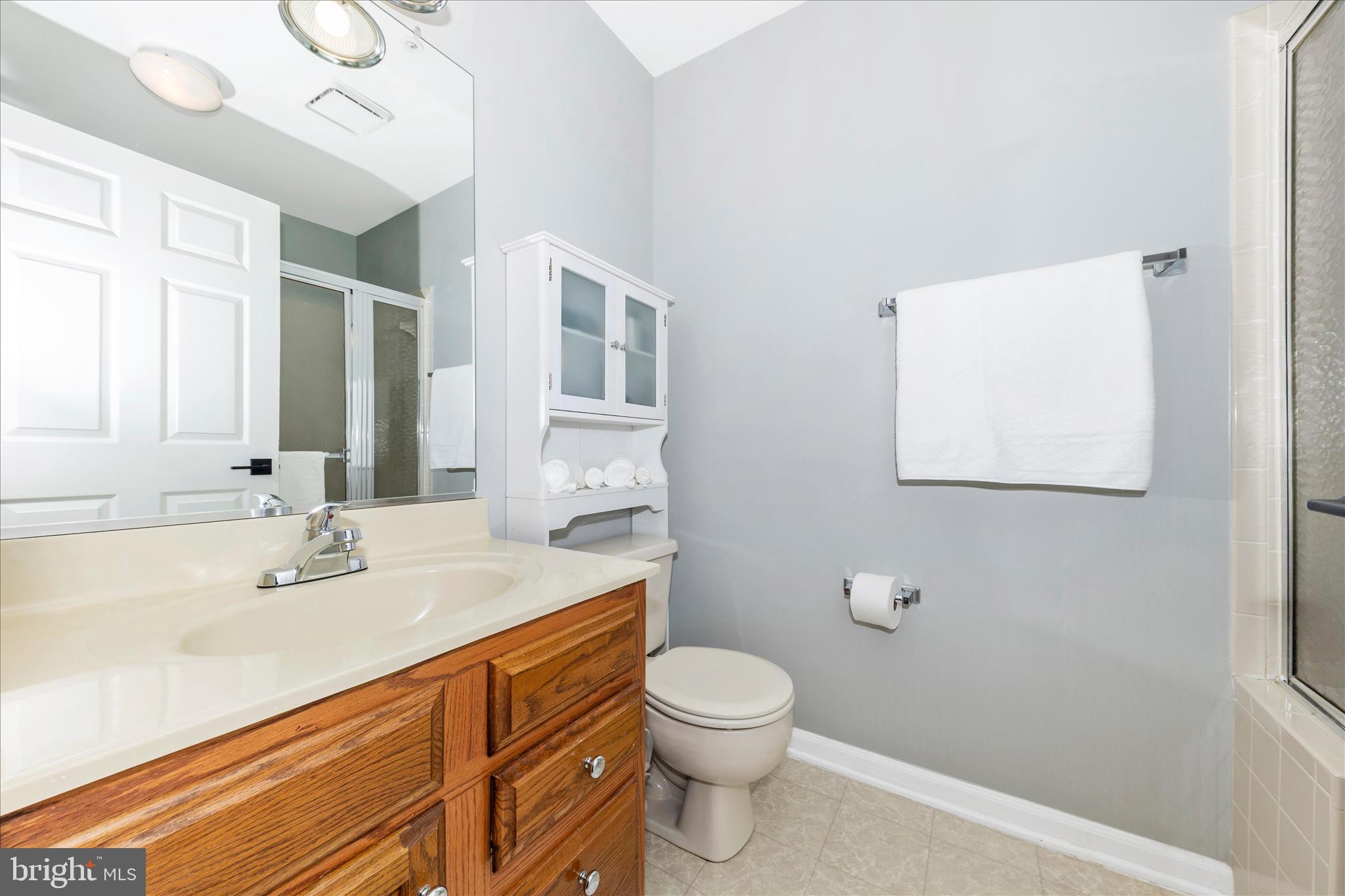 2902 Clovercrest Way Olney, MD 20832 - Photo 20 of 39 Primary Bathroom