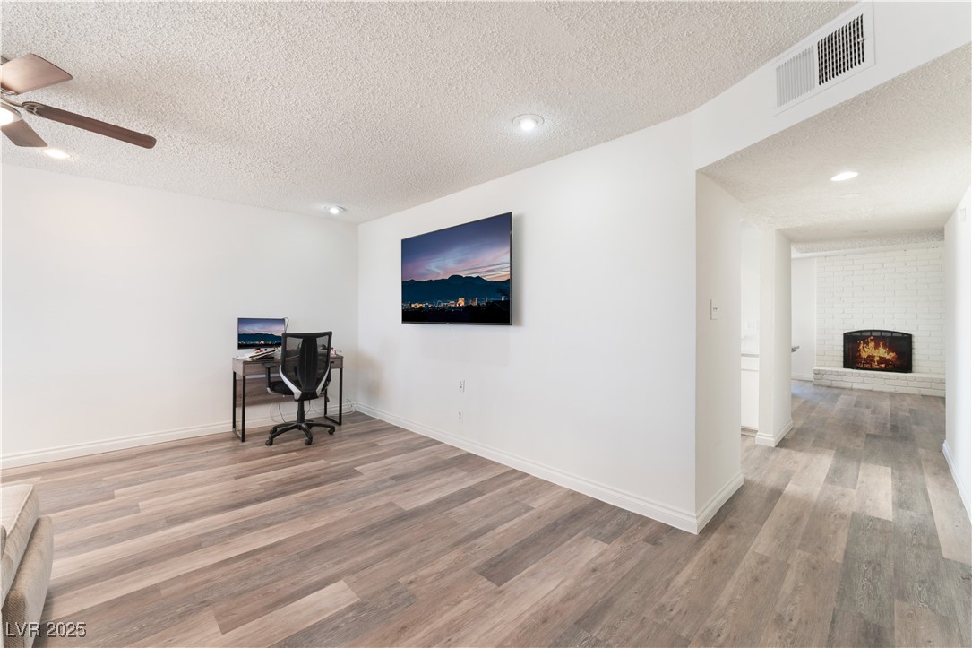 212 Huntly Road Las Vegas, NV 89145 - Photo 6 of 27 Gallery Image 6