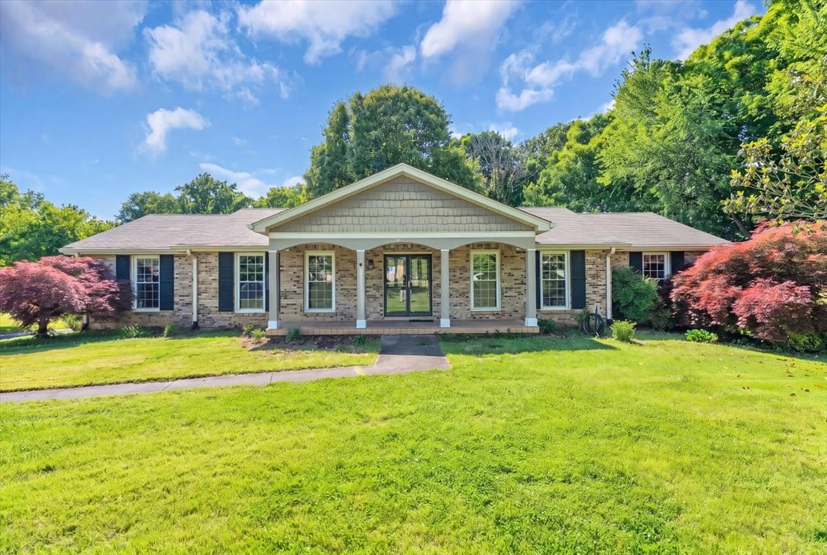 918 Shellie Drive Clarksville, TN 37043 - Photo 2 of 74