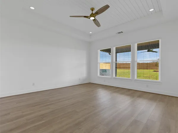 $935,000 | 131 Hydrangea Drive, Smithville, TX 78957