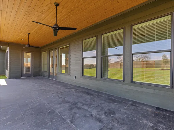 $935,000 | 131 Hydrangea Drive, Smithville, TX 78957