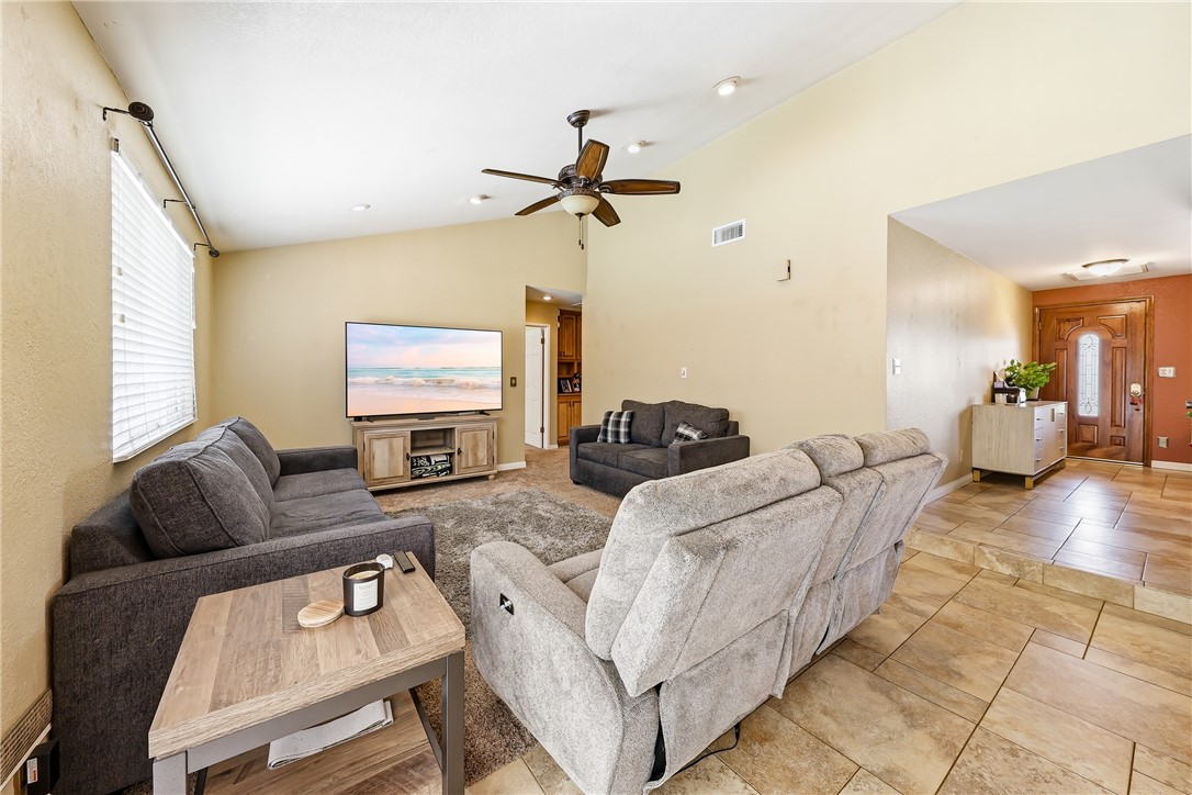 6691 Orangewood Road Highland, CA 92346 - Photo 21 of 71
