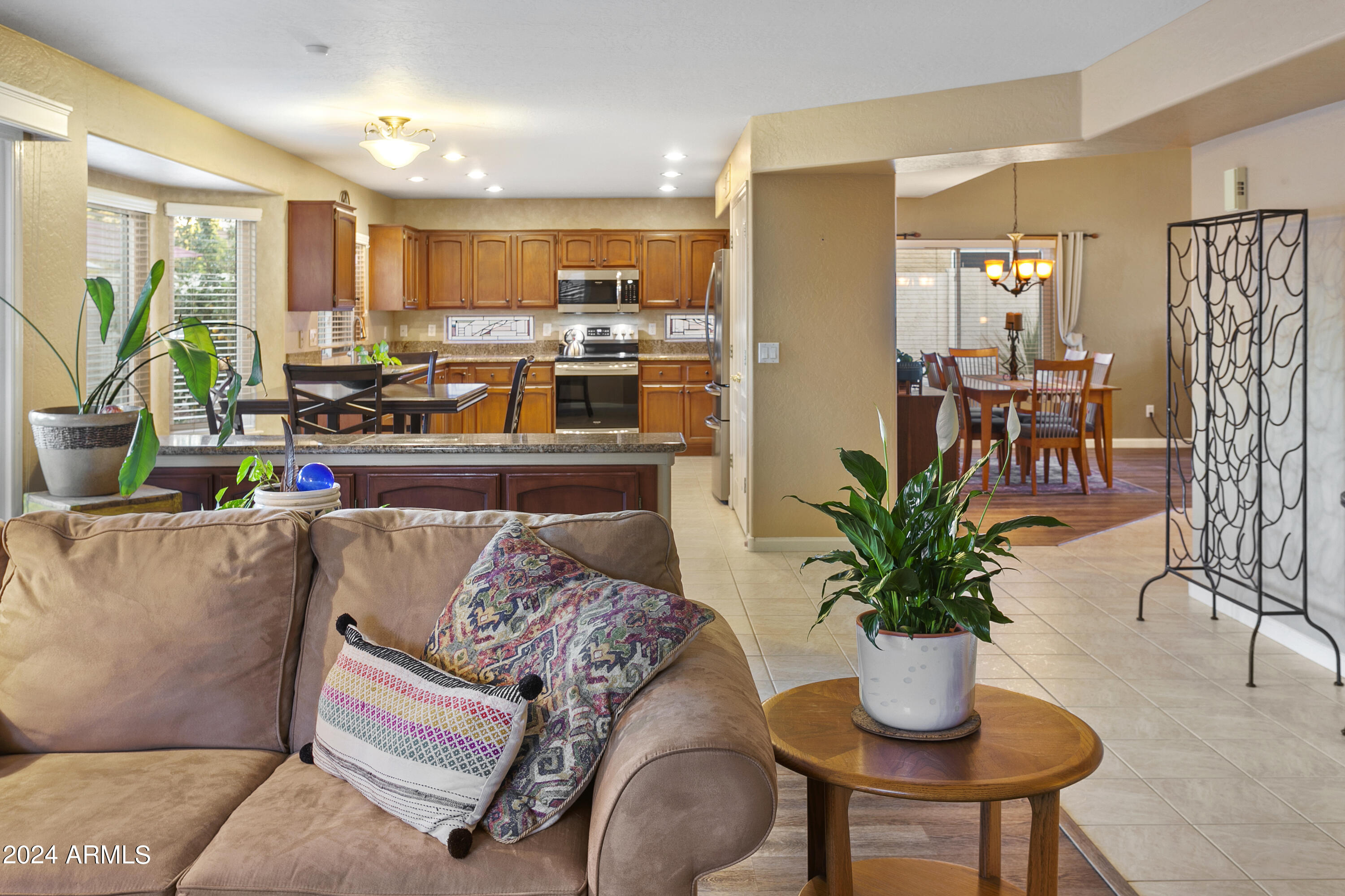 3526 East Clark Road Phoenix, AZ 85050 - Photo 10 of 32 3526EClark020