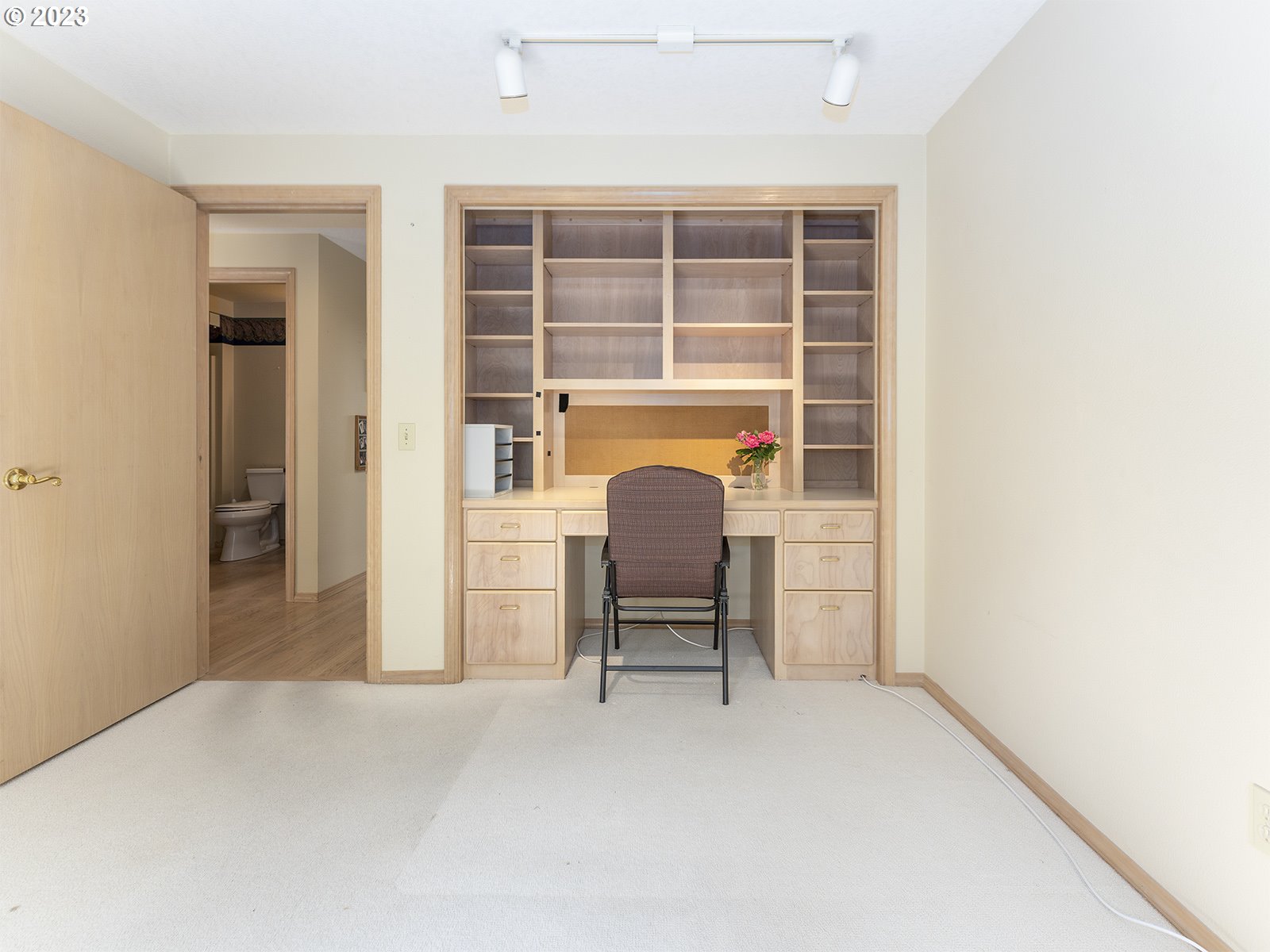 12706 Southwest Overgaard Street Portland, OR 97224 - Photo 24 of 34 Den/Office