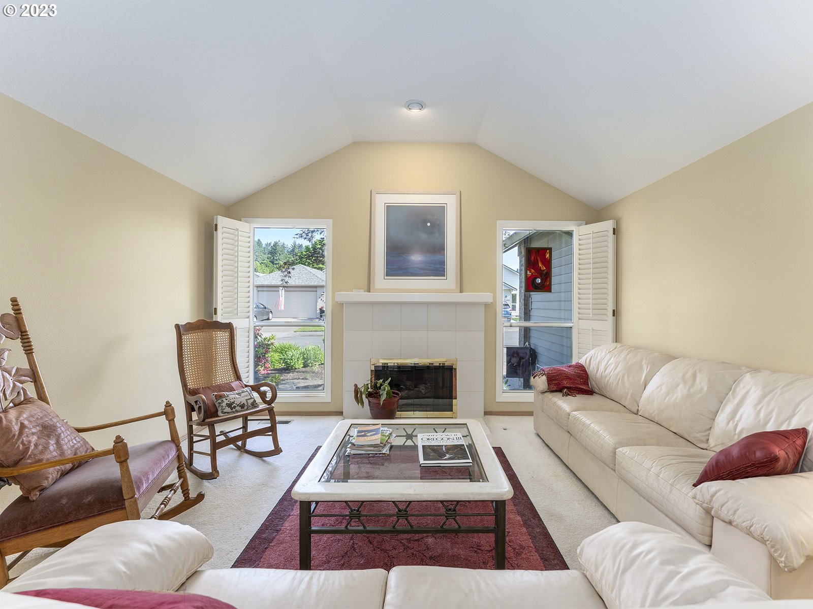 12706 Southwest Overgaard Street Portland, OR 97224 - Photo 4 of 34 Living Room